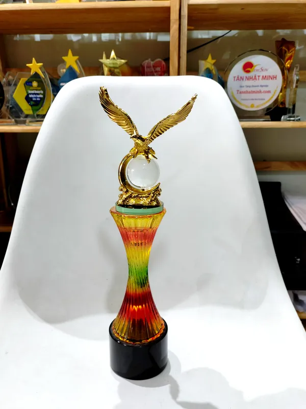 Cúp pha lê nhập -60