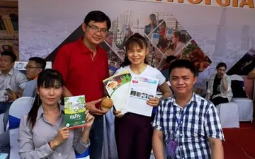 Dừa Dứa Nướng Ba Đốt Tại Hội Chợ Du Lịch Tp.HCM