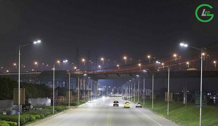 Đèn Led chiếu sáng đường phố mang lại tính thẩm mĩ cao phù hợp ở từng khu vực Đèn Led chiếu sáng đường phố mang lại tính thẩm mĩ cao phù hợp ở từng khu vực