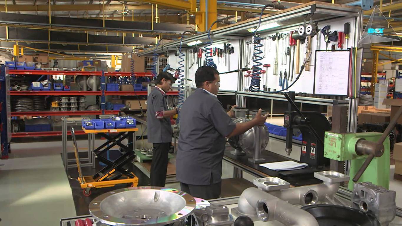 Đèn phòng chống cháy nổ sử dụng tại các xưởng sản xuất máy bơm tưa Đèn phòng chống cháy nổ sử dụng tại các xưởng sản xuất máy bơm tưa