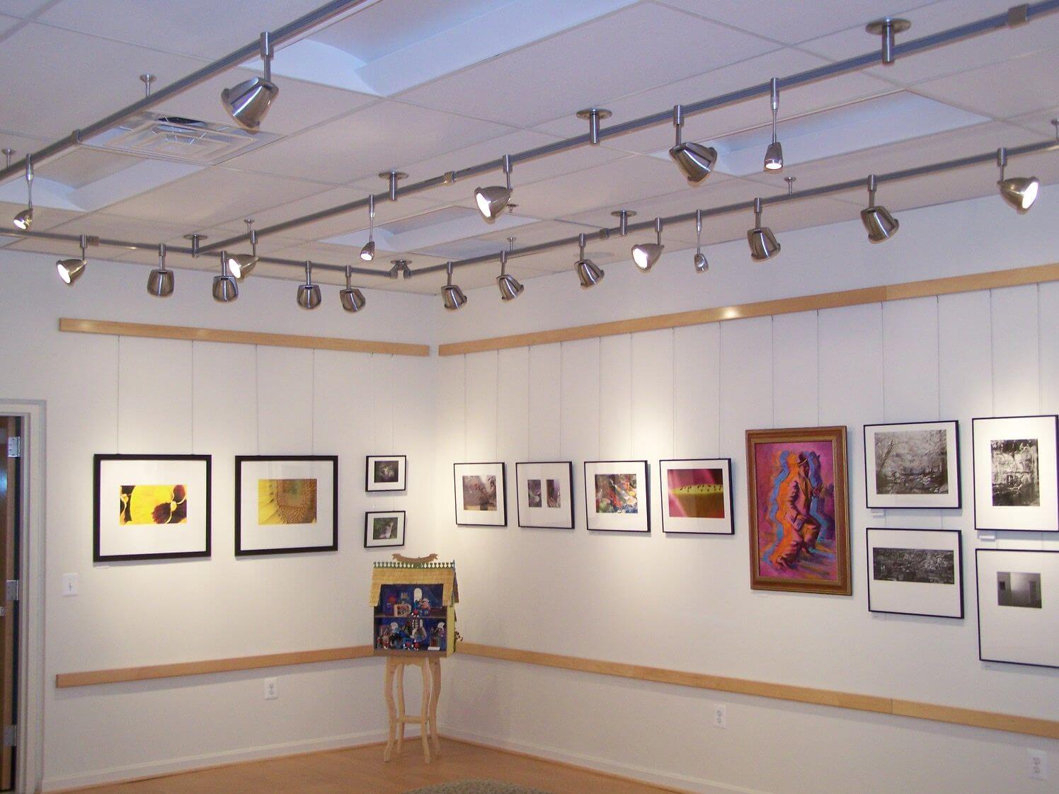 Đèn thanh ray The Citylight Led Tracklight - Giải pháp tuyệt vời tạo nên sự nổi bật cho các tác phẩm nghệ thuật Đèn thanh ray The Citylight Led Tracklight - Giải pháp tuyệt vời tạo nên sự nổi bật cho các tác phẩm nghệ thuật