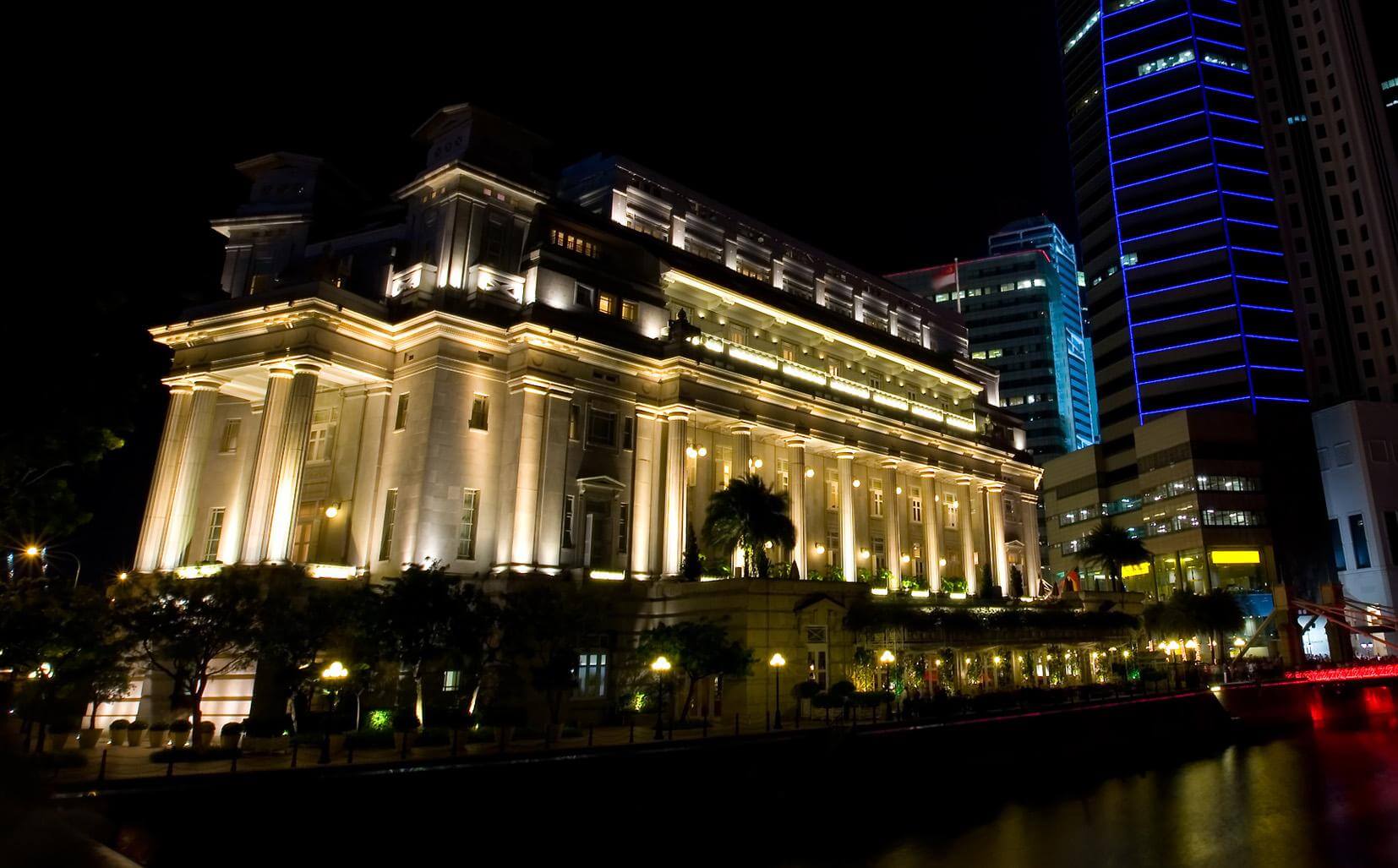 So sánh hệ thống chiếu sáng ngoài trời: Đèn pha Led Floodlight và đèn Halogen So sánh hệ thống chiếu sáng ngoài trời: Đèn pha Led Floodlight và đèn Halogen