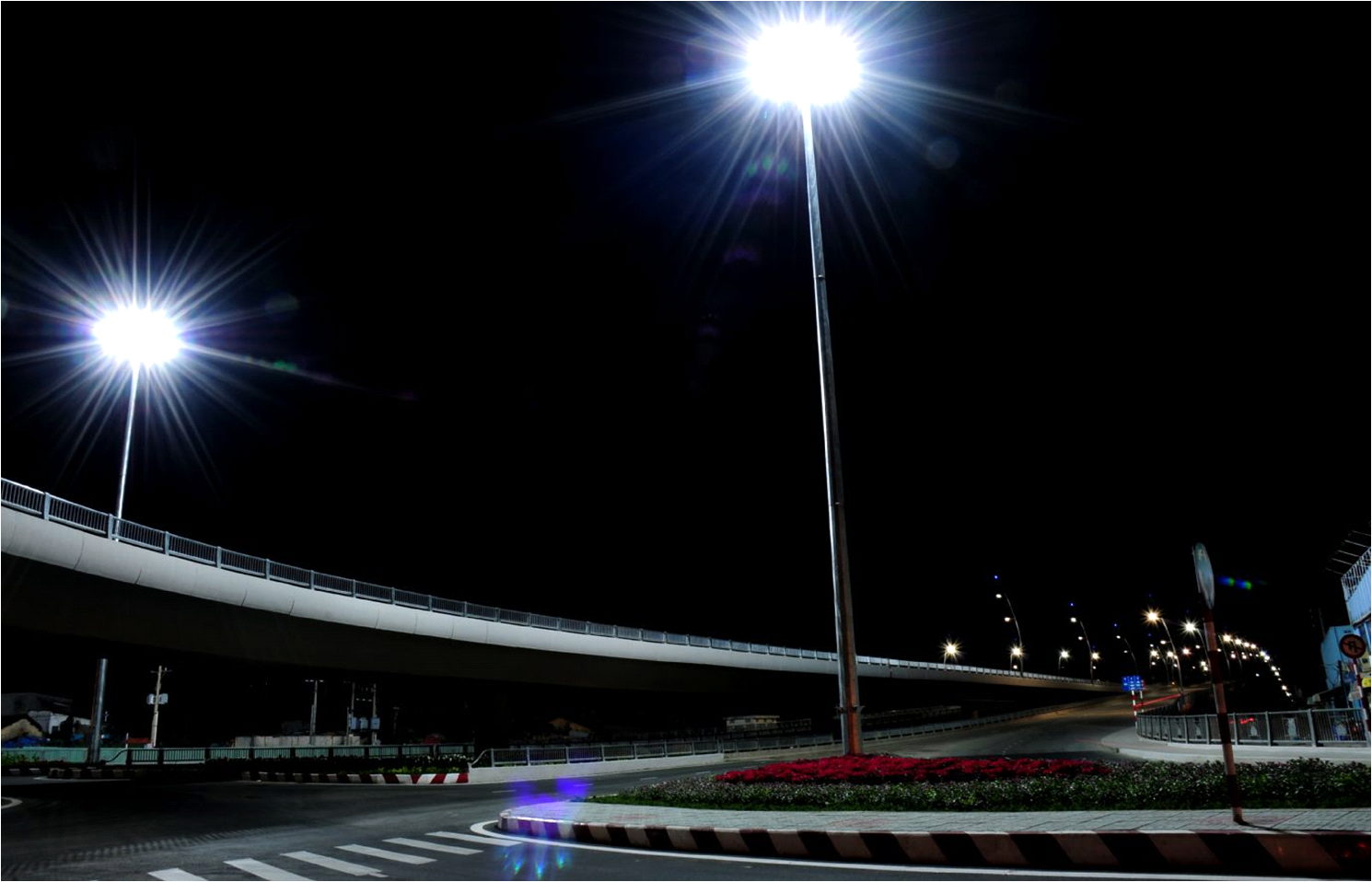 Tiết kiệm năng lượng và đảm bảo an toàn giao thông bằng công nghệ chiếu sáng đường phố Led Street Lighting The Citylight Tiết kiệm năng lượng và đảm bảo an toàn giao thông bằng công nghệ chiếu sáng đường phố Led Street Lighting The Citylight