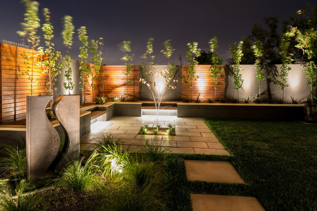 Ứng dụng đèn pha LED Philips MyGarden trong khu vườn ấm áp Ứng dụng đèn pha LED Philips MyGarden trong khu vườn ấm áp