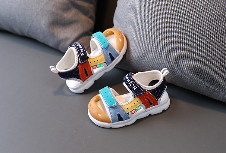 Giày sandal cho bé trai từ 1 tuổi cho đến 5 tuổi, kiểu dáng 2022