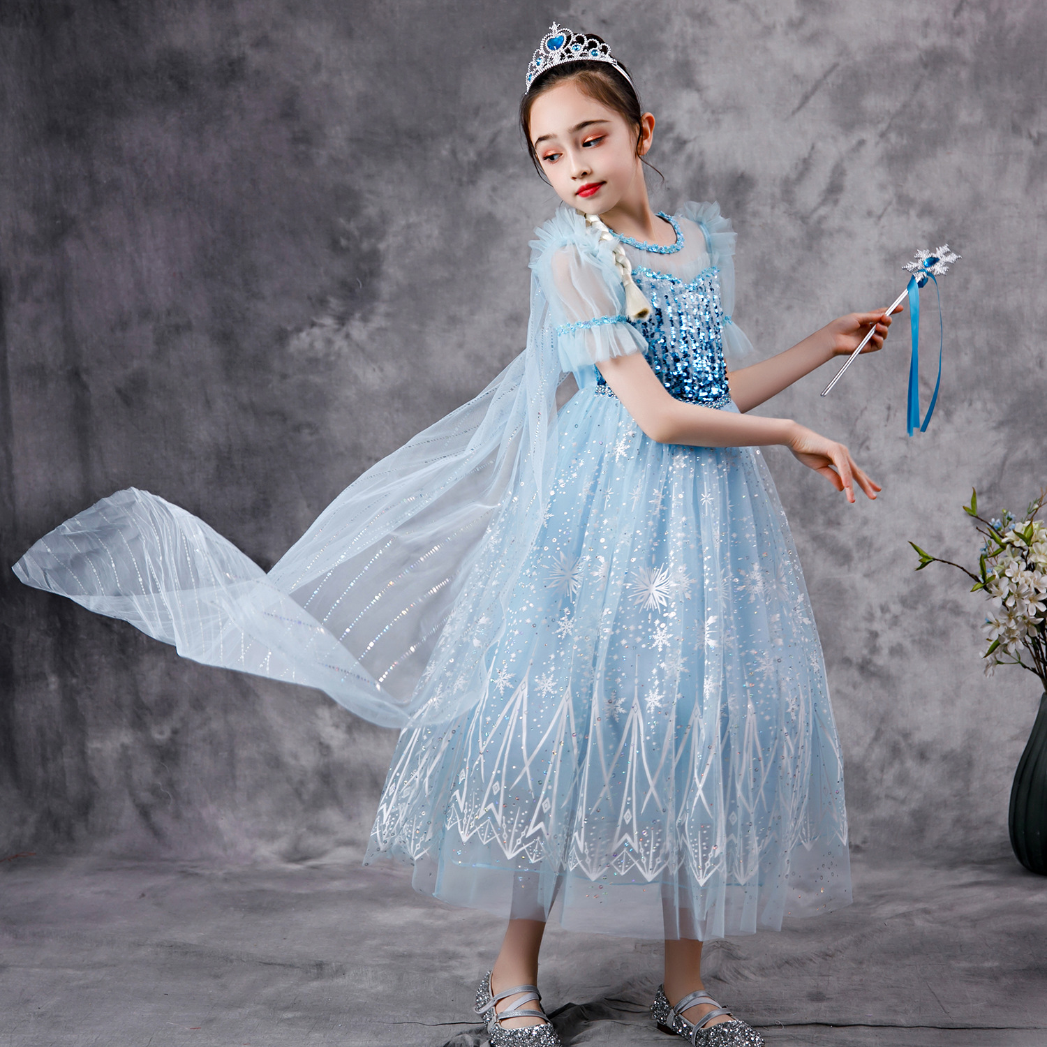 Váy Elsa màu xanh kèm tà dài cho bé gái 3-11 tuổi - Mẫu mới nhất