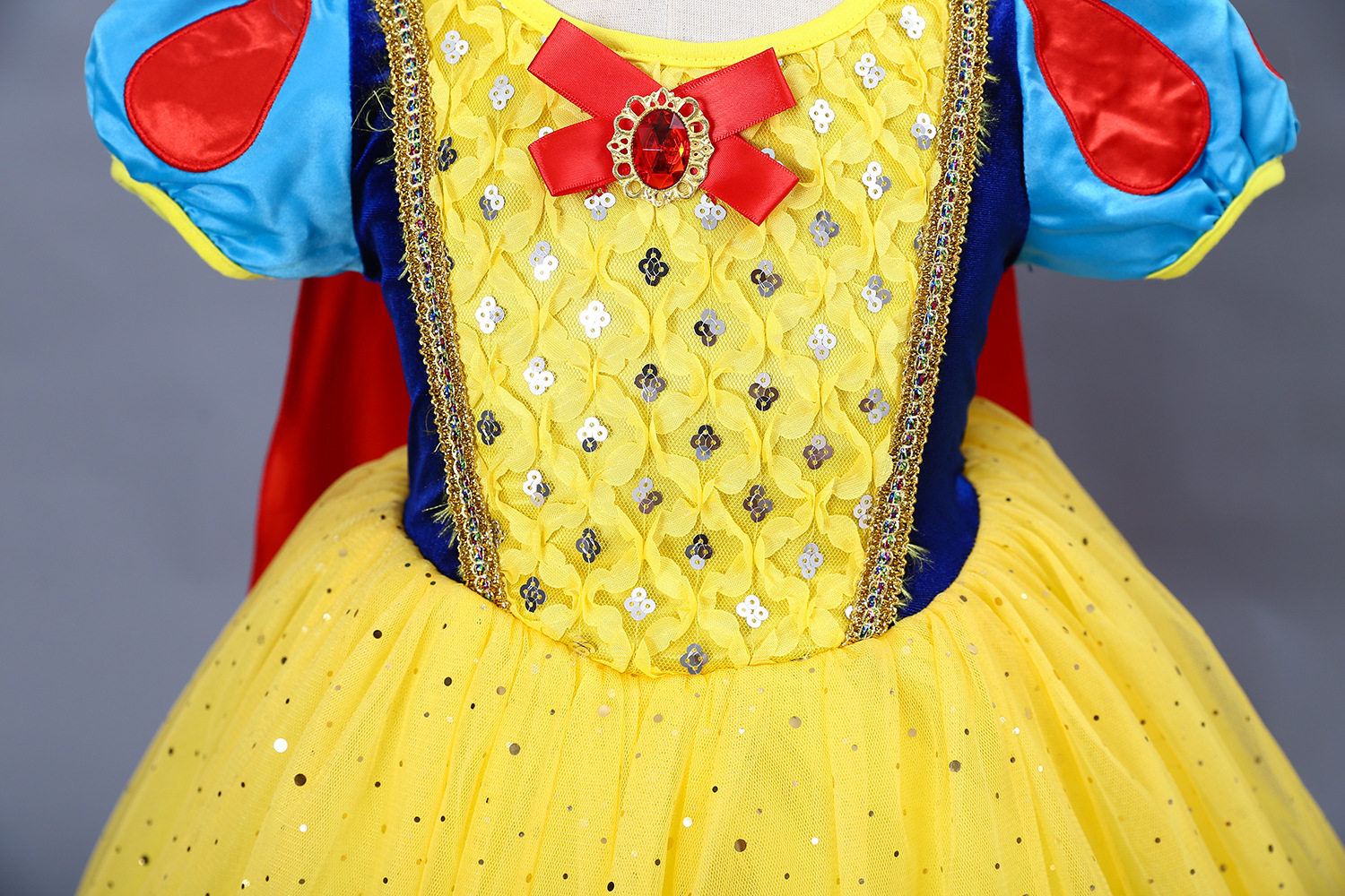 Váy công chúa Bạch tuyết mùa vàng kèm áo choàng đỏ - Hallowen 2022