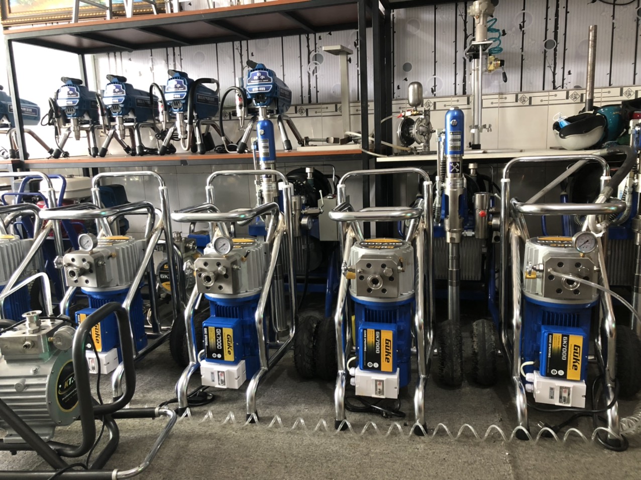 Máy phun bột trét GK-7000 tại cửa hàng Máy phun bột trét GK-7000 tại cửa hàng