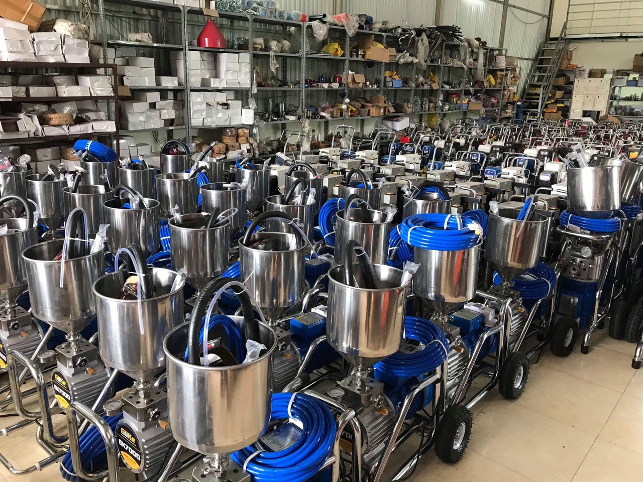 Máy phun bột trét GK-7000 tại kho Máy phun bột trét GK-7000 tại kho