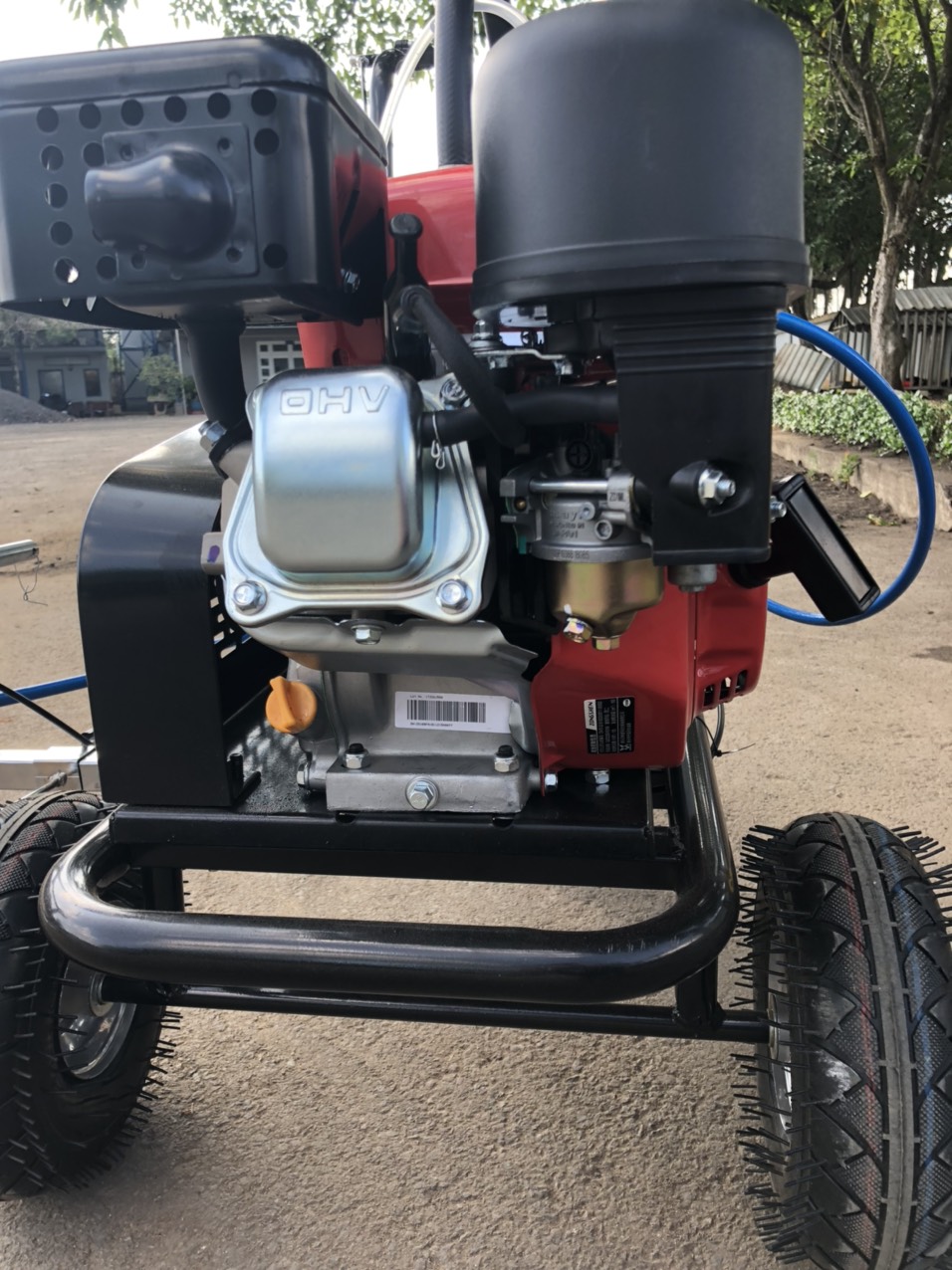 máy phun sơn vạch kẻ đường KT-30 (2) máy phun sơn vạch kẻ đường KT-30 (2)