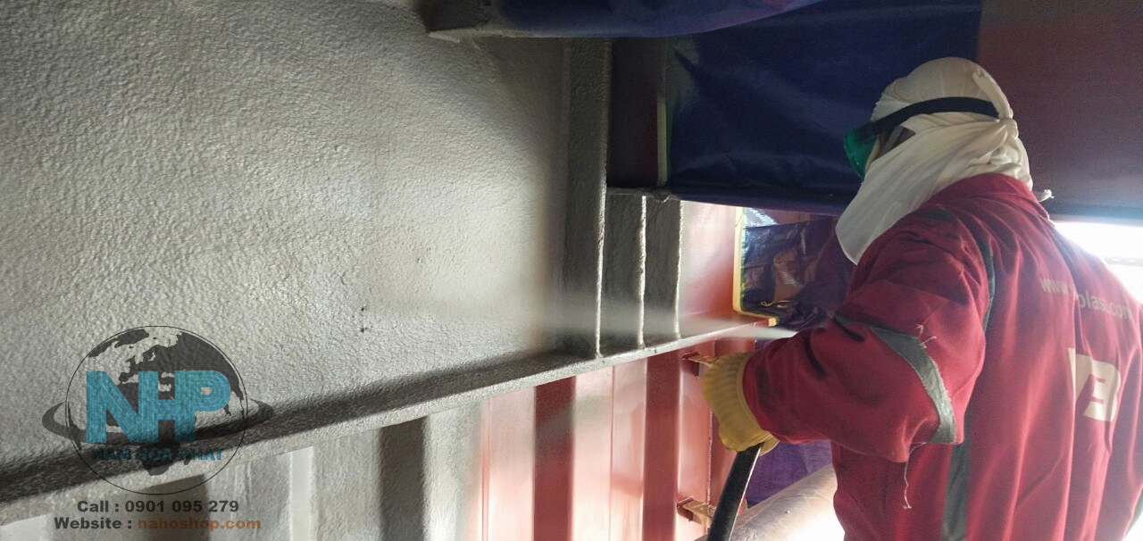 Thi công bằng máy phun vữa chống cháy Thi công bằng máy phun vữa chống cháy