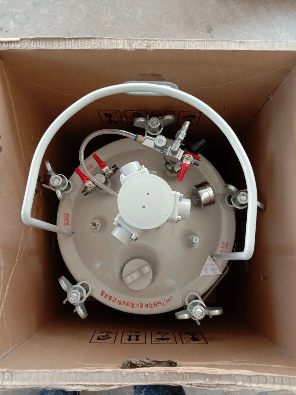 Đóng thùng nồi trộn sơn 40 lít Đóng thùng nồi trộn sơn 40 lít