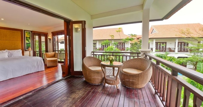 he-thong-villa-voi-hon-100-can-biet-thu-2-4-phong-be-boi-rieng-voi-cay-coi-bao-quanh-noi-day-duoc-vi-nhu-oc-dao-xanh-cua-da-nang Hệ thống villa với hơn 100 căn biệt thự 2-4 phòng, bể bơi riêng. Với cây cối bao quanh, nơi đây được ví như ốc đảo xanh của Đà Nẵng