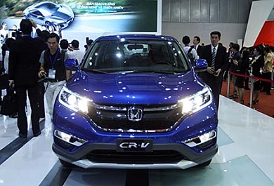 honda-viet-nam-dang-don-duong-cho-mau-cr-v-chuan-bi-ra-mat-bang-viec-xa-hang-cac-phien-ban-cu Honda Việt Nam đang "dọn đường" cho mẫu CR-V chuẩn bị ra mắt bằng việc xả hàng các phiên bản cũ. Và giá xe CR-V hiện có mức giảm chưa từng có trong lịch sử HVN