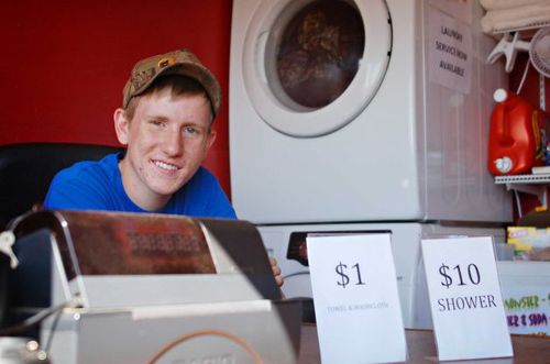 Dich-vu-nha-tam-di-dong-cua-evan Dịch vụ nhà tắm di động của Evan