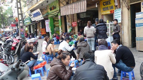 buon-ban-via-he Đầu tư kinh doanh buôn bán ở vỉa hè đang là lựa chọn của rất nhiều người