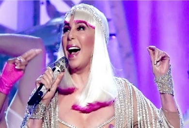 cher-khoe-ve-tre-trung-tai-giai-thuong-am-nhac-billboard-2017 Cher khoe vẻ trẻ trung tại Giải thưởng Âm nhạc Billboard 2017