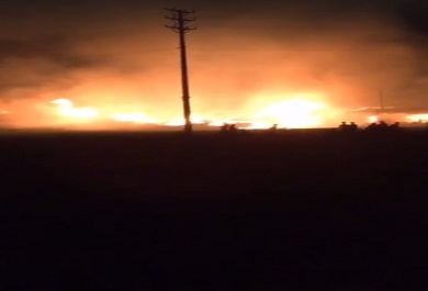 cot-khoi-lua-cao-ngut-duoc-nguoi-dan-chup-lai-cach-do-chung-2km Cột khói lửa cao ngút được người dân chụp lại cách đó chừng 2km