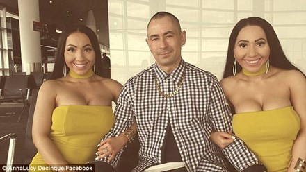 hai-chi-em-song-sinh-an-mac-giong-het-nhau Hai chị em song sinh luôn ăn mặc giống hệt nhau