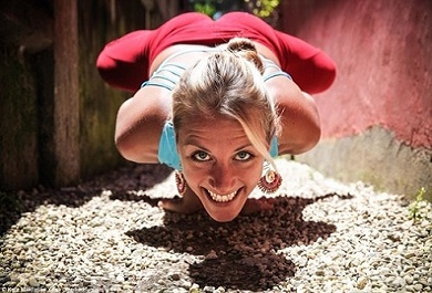 hien-co-cung-mo-lop-day-yoga-o-dao-gili Hiện cô cũng mở lớp dạy yoga ở đảo Gili