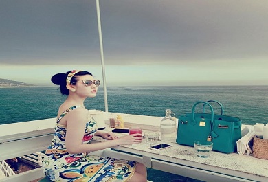 hong-gio-bang-du-thuyen-doi-voi-tieu-giang-la-chuyen-com-bua Hóng gió biển bằng du thuyền đối với Tiểu Giang là chuyện cơm bữa