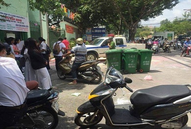 luc-luong-chuc-nang-co-mat-truoc-cong-truong-thpt-nguyen-khuyen Lực lượng chức năng có mặt trước cổng trường THPT Nguyễn Khuyến