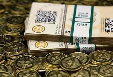 mot-vi-tien-ao-bitcoin-voi-cac-dong-xu-va-tien-giay-co-ma-qr Một 'ví tiền ảo' bitcoin với các đồng xu và tiền giấy có mã QR