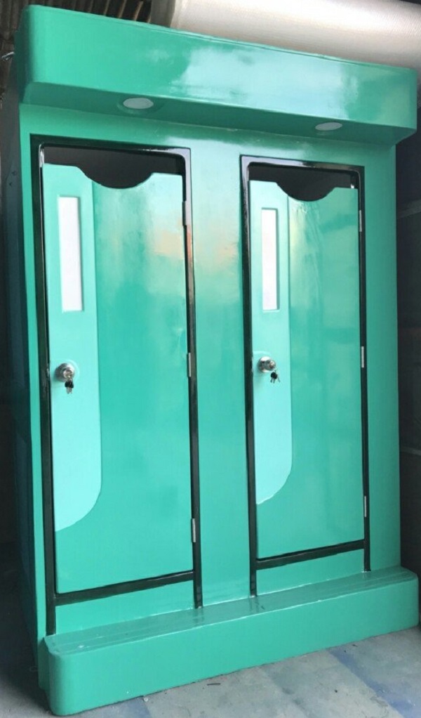 nhà vệ sinh di động vs2c màu xanh ngọc cửa đóng