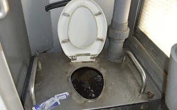 “Chấn động” nhà vệ sinh 168 tỷ trên tàu nguy cơ “vứt sọt rác”