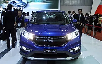 Honda CR-V giảm giá kịch sàn: Rúng động cả người mua lẫn đối thủ