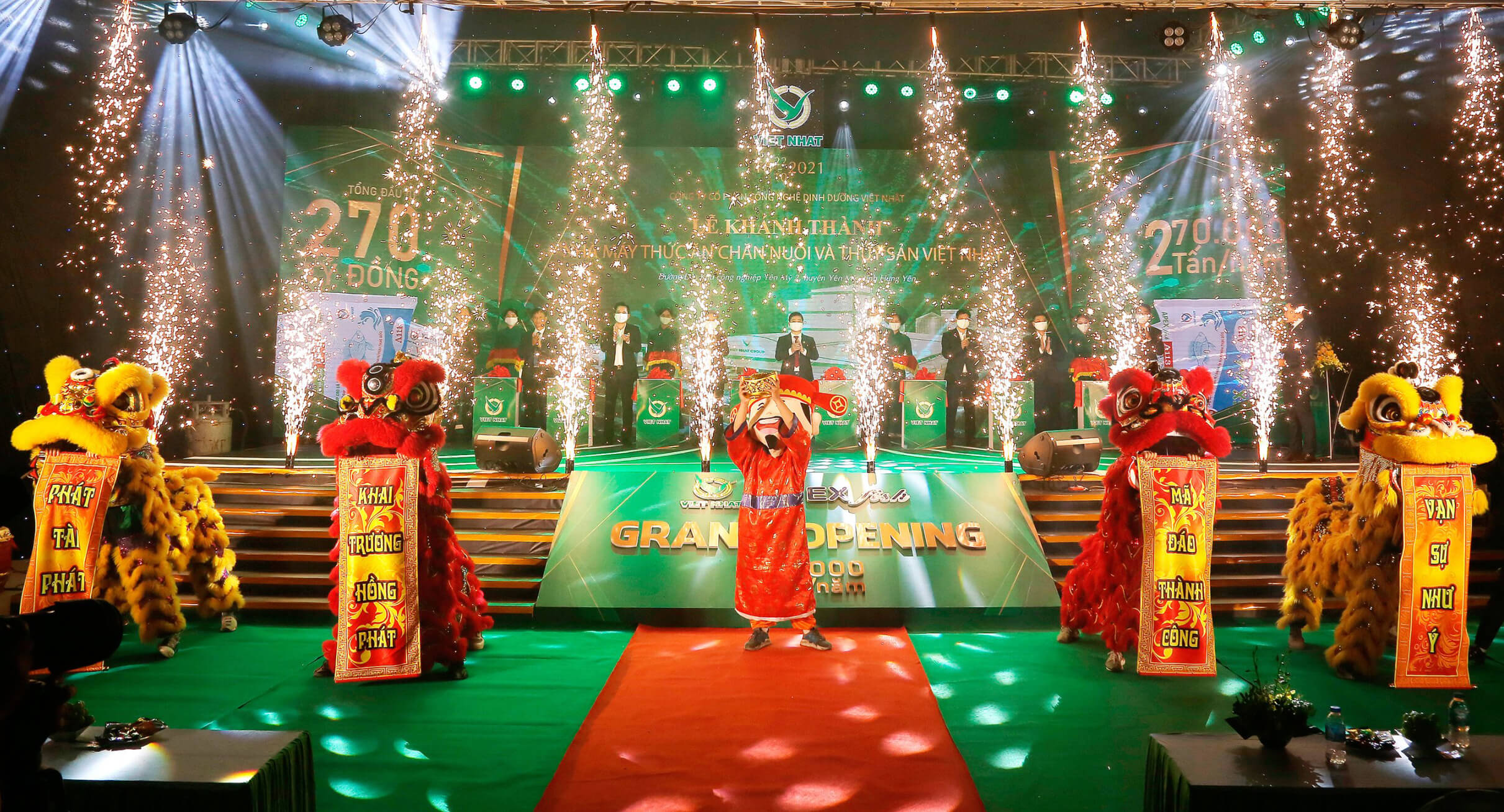 Lễ cắt băng khánh thành Nhà máy thức ăn chăn nuôi và thủy sản Việt Nhật (Ảnh: Viet Nhat Group)