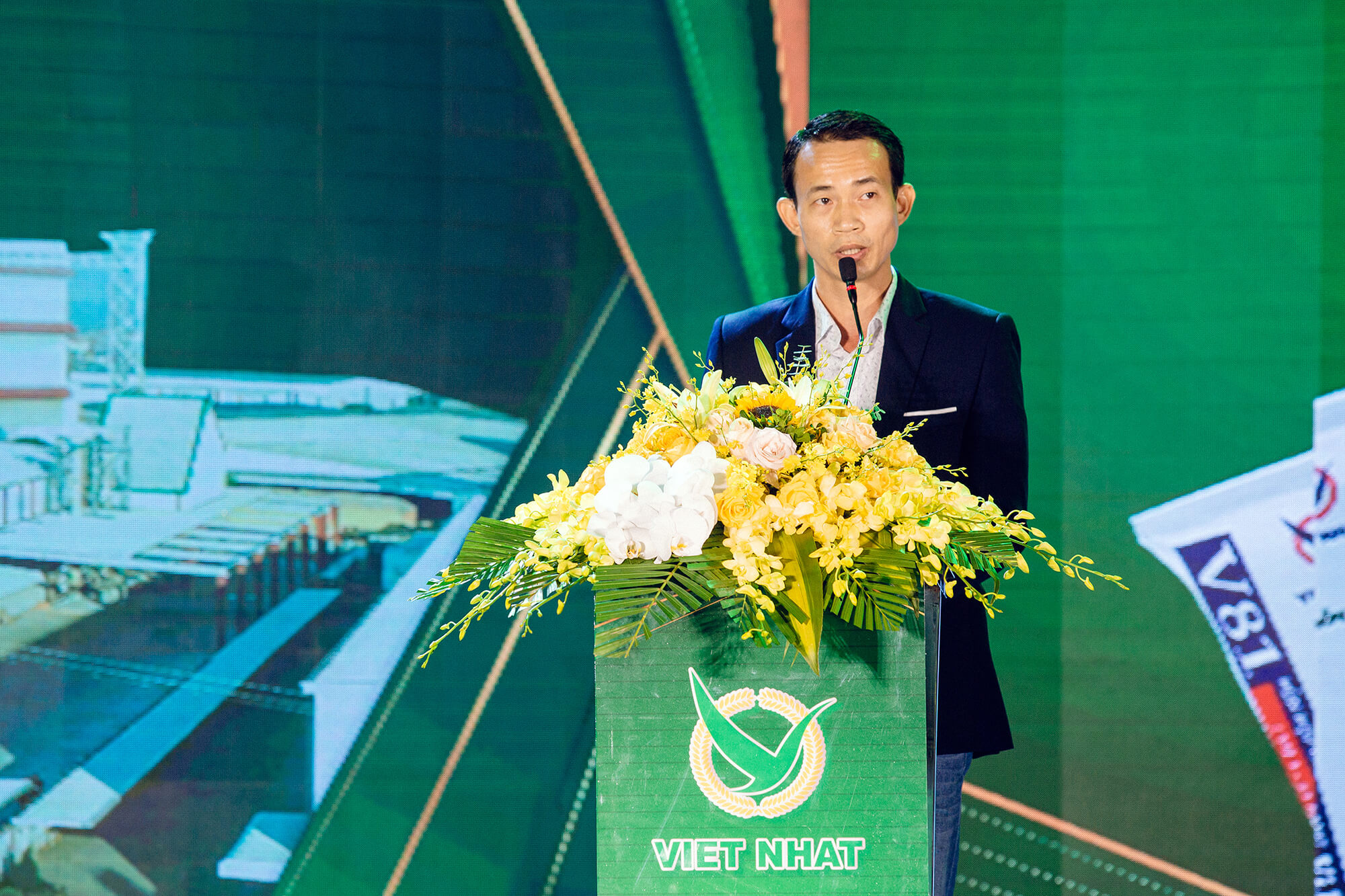 Ông Phạm Công Thụ, NPP sản phẩm thức ăn chăn nuôi của Viet Nhat Group tại Thái Bình (Ảnh: Viet Nhat Group)