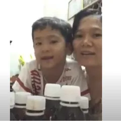 Bé khôi nguyên 5t cùng mẹ chia sẻ đã trị khỏi viêm tai giữa nhờ bài thuốc của Cty Thiên Y Đức