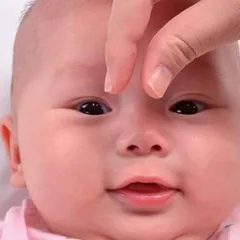 Trẻ bị nghẹt mũi khó thở khi ngủ THÌ NGƯỜI LỚN NÊN LÀM GÌ?