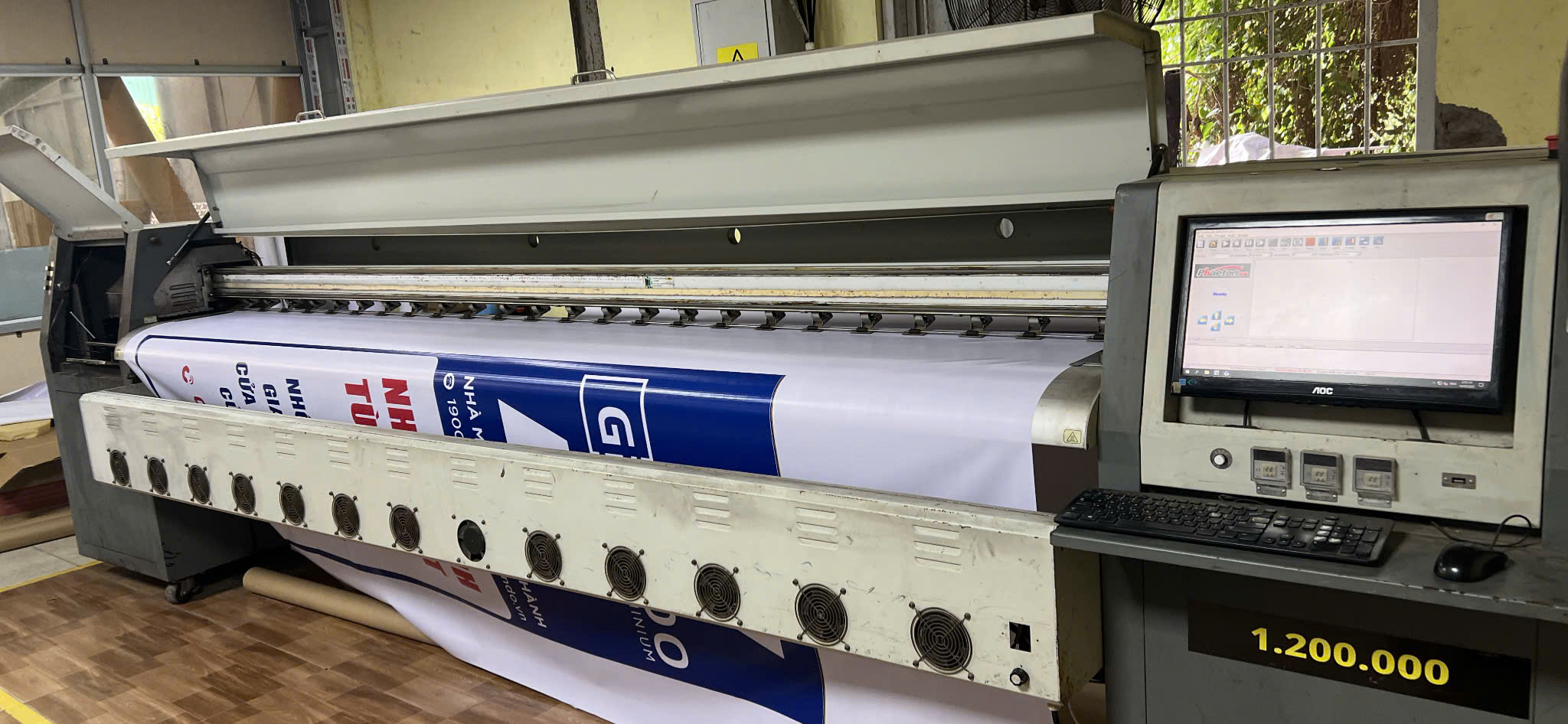 Máy In Quảng Cáo Khổ Lớn Là Gì? Vì Sao Nên Đầu Tư Ngay Khi Mở Tiệm? Máy In Quảng Cáo Khổ Lớn Là Gì? Vì Sao Nên Đầu Tư Ngay Khi Mở Tiệm?