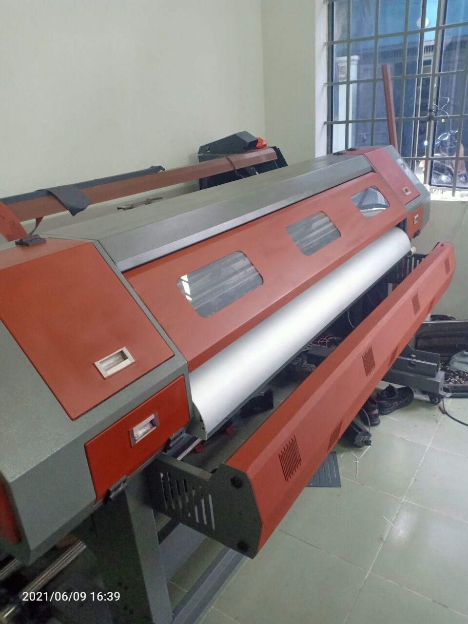 máy in bạt decal khổ lớn 1m3-1m6 máy in bạt decal khổ lớn 1m3-1m6