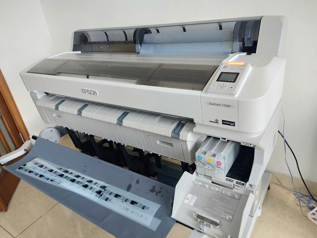 thanh lý máy in khổ lớn thanh lý máy on epson khổ lớn