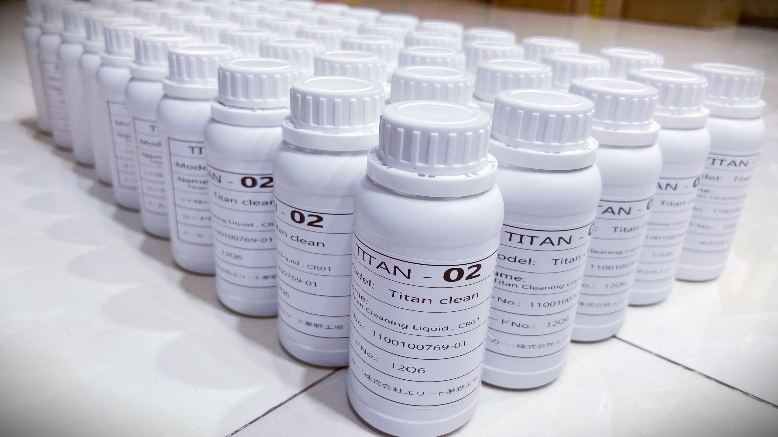 Dung dịch xử lí đầu phun thùng carton bị nghẹt rối tia Dung dịch xử lí đầu phun thùng carton bị nghẹt rối tia