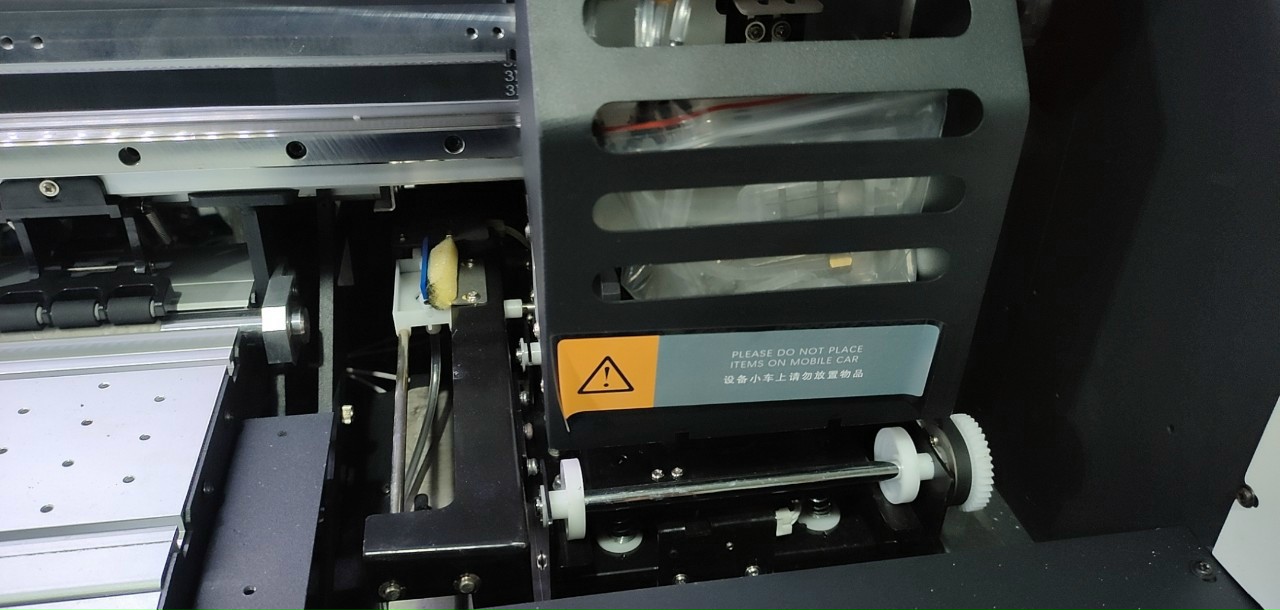 máy in decal khổ lớn 1m6-1m8 máy in decal khổ lớn 1m6-1m8