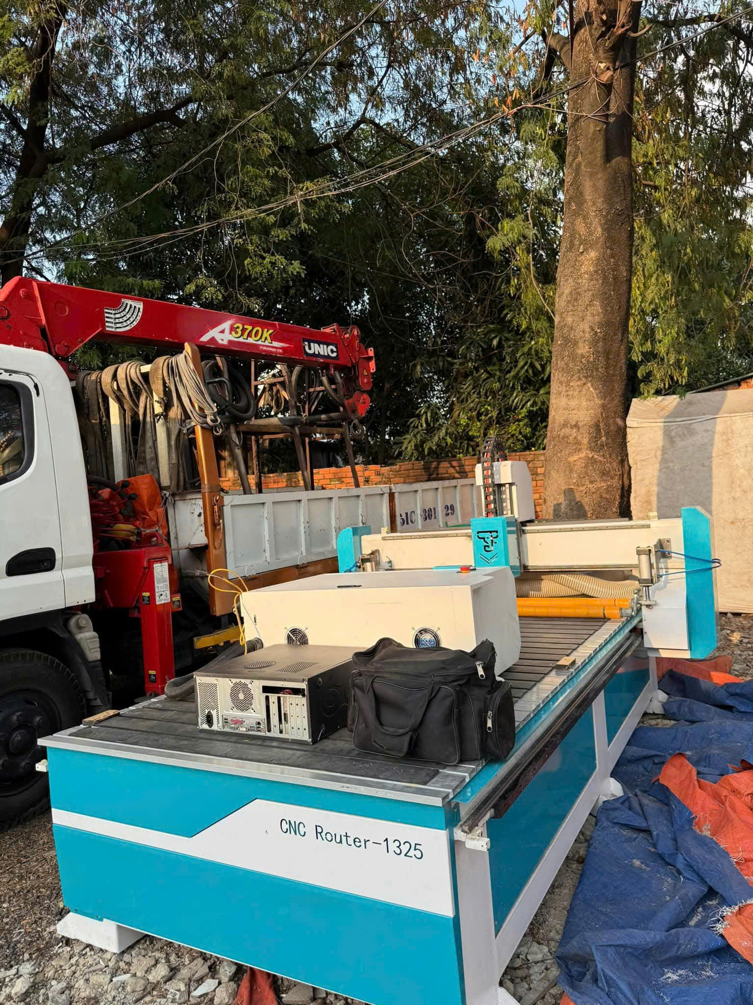 Bán máy CNC 1325 làm quảng cáo đã qua sử dụng Bán máy CNC 1325 làm quảng cáo đã qua sử dụng