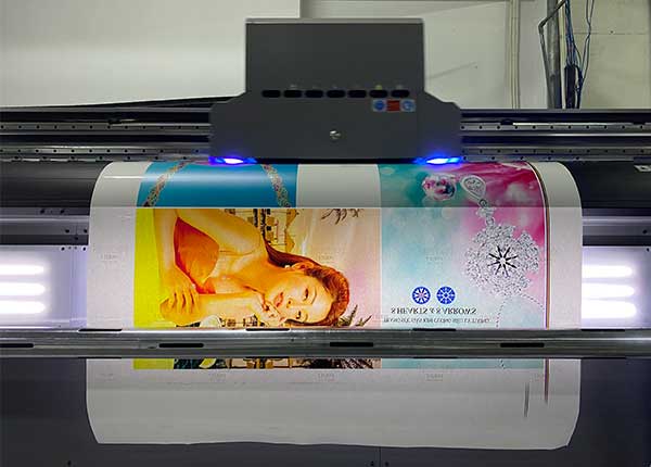 Máy In UV Cuộn In Được Những Gì? Máy In UV Cuộn In Được Những Gì?
