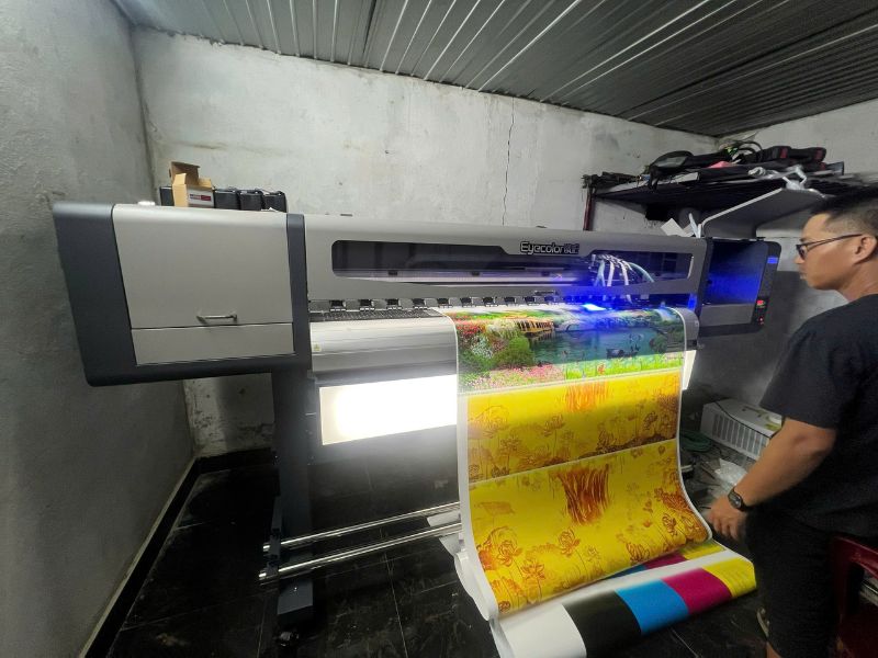 Máy in UV LED khổ lớn sẵn máy, giao nhanh, lắp đặt tận nơi