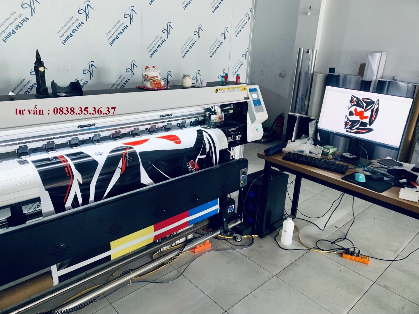 Máy in decal 1m2 lắp đầu phun tx800 có in tem xe được không Máy in decal 1m2 lắp đầu phun tx800 có in tem xe được không