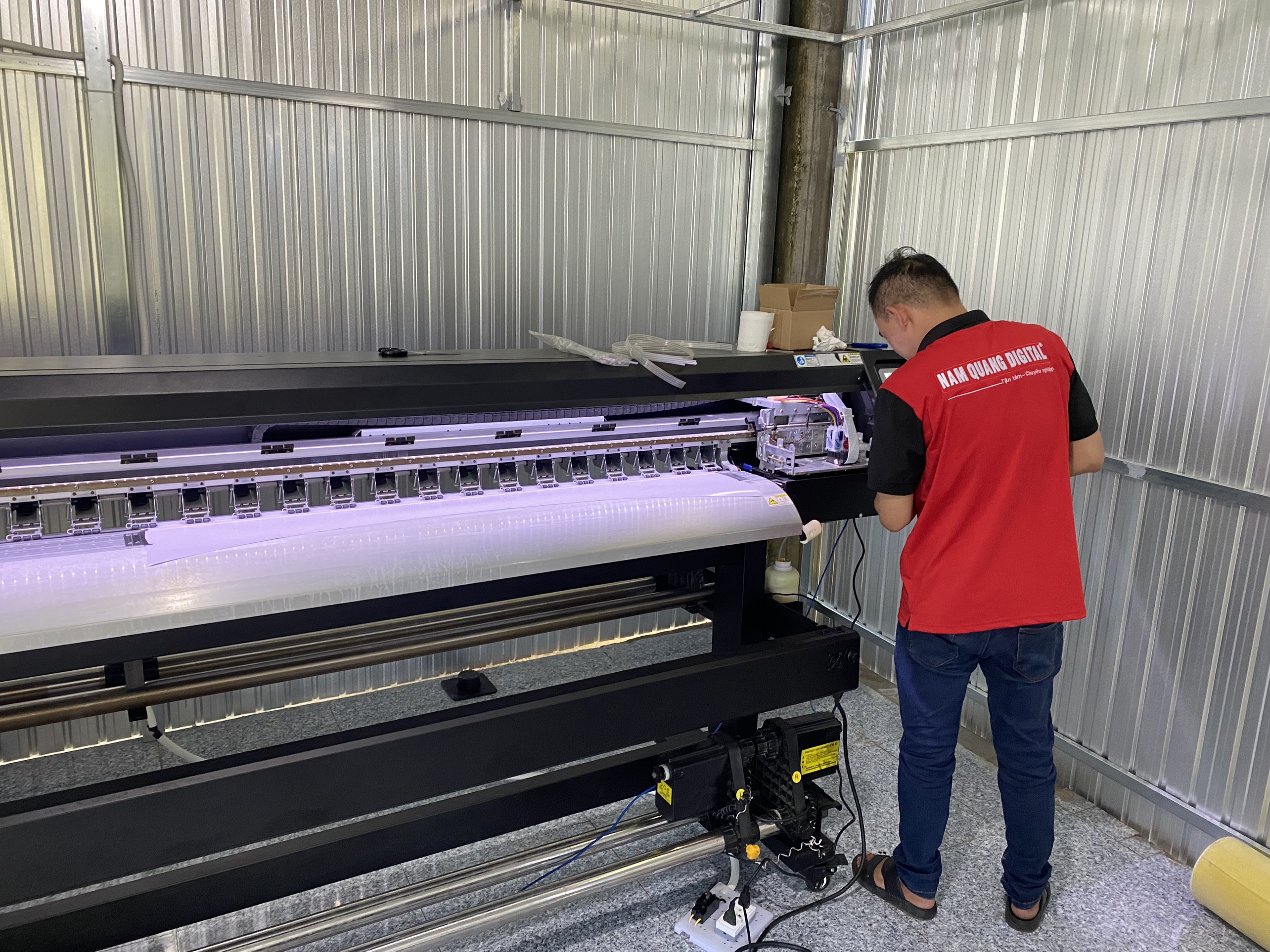 Vì sao đầu năm máy in bạt hay hư nghẹt mực lỗi đầu in? Nguyên nhân Vì sao đầu năm máy in bạt hay hư nghẹt mực lỗi đầu in? Nguyên nhân