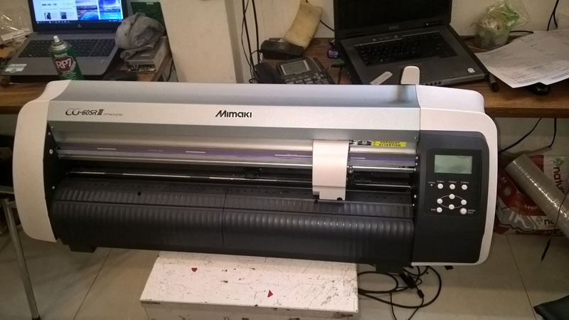 Máy cắt decal Mimaki cũ CG-60SRIII Máy cắt decal Mimaki cũ CG-60SRIII