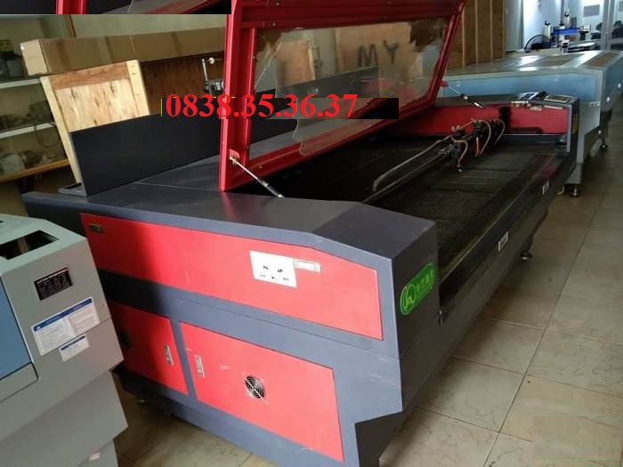 Máy cắt Laser 1610 cũ - 2 đầu bàn cuộn cắt vải Máy cắt Laser 1610 cũ - 2 đầu bàn cuộn cắt vải