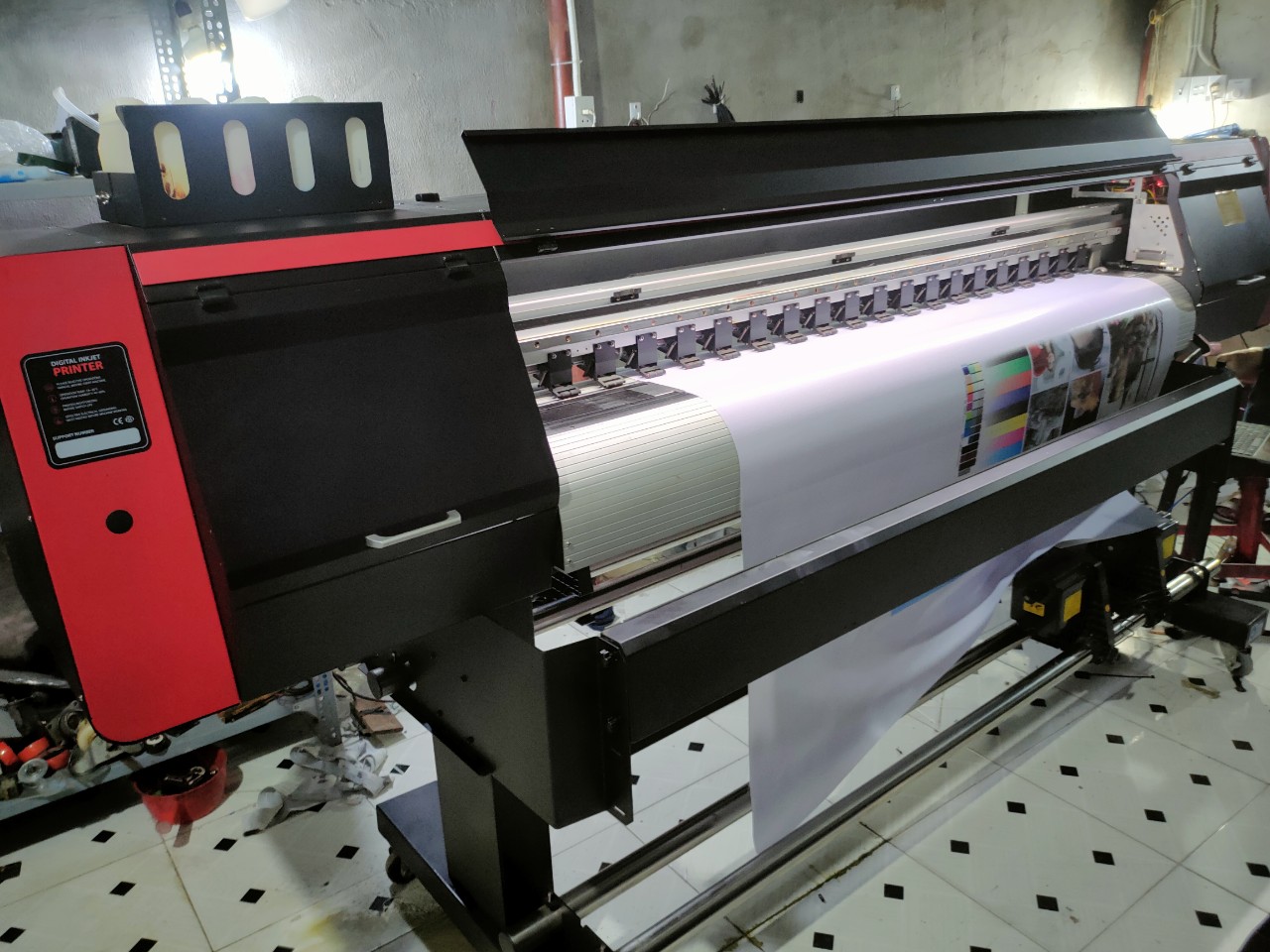 thanh lý máy in bạt khổ lớn cũ giá cao