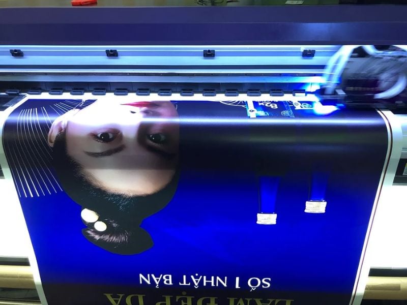 Mua máy in decal Backlit Film nên chọn dòng máy nào tốt?