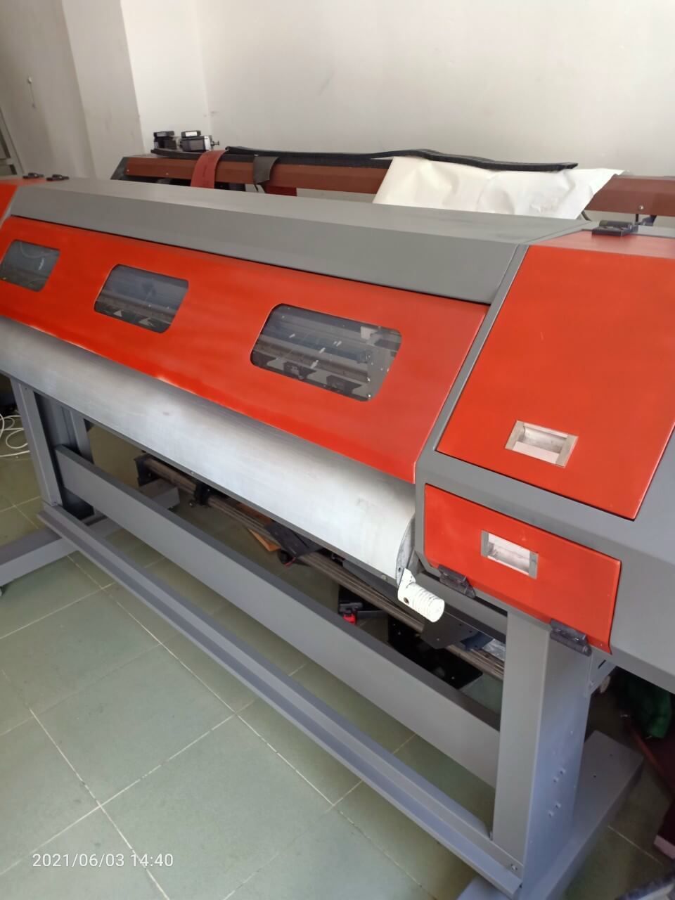máy in bạt decal khổ lớn 1m3-1m6 máy in bạt decal khổ lớn 1m3-1m6