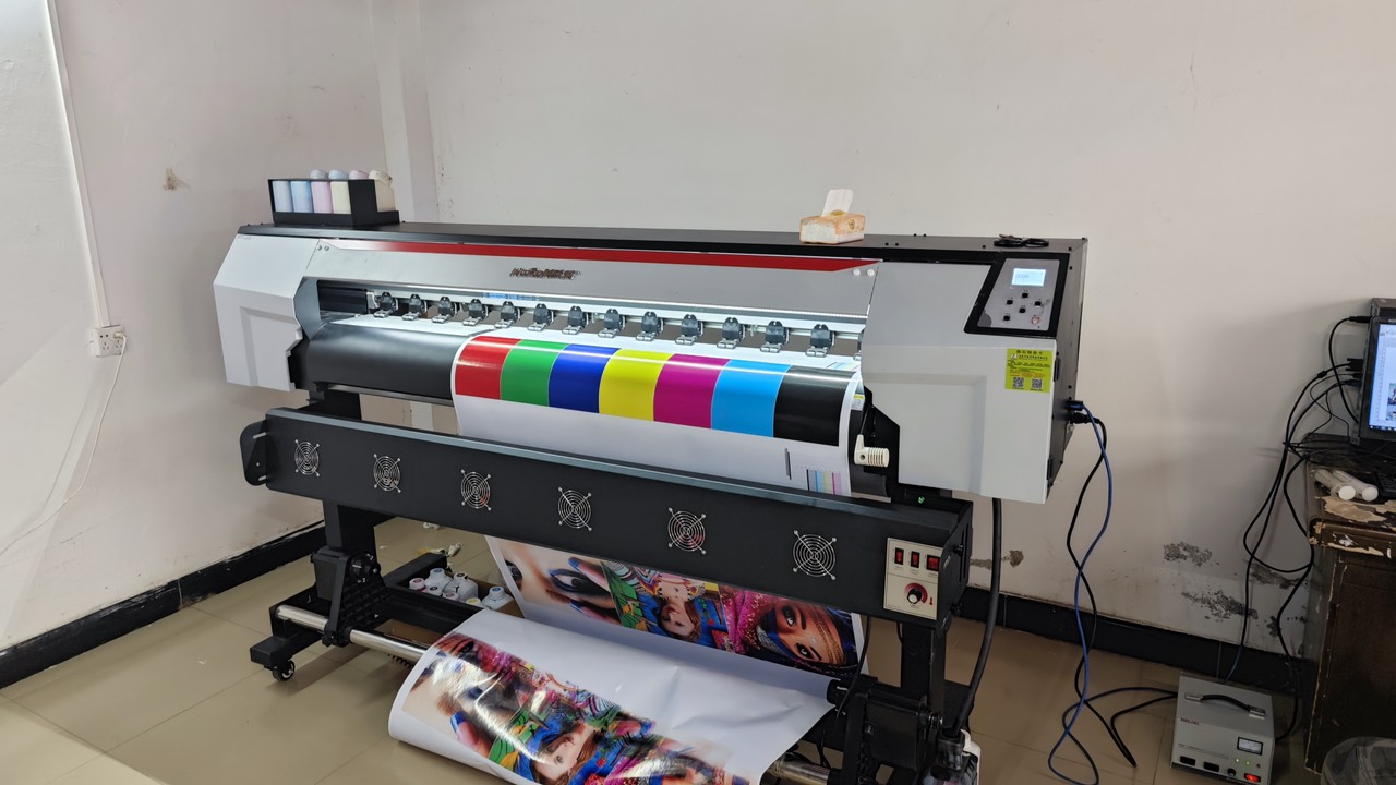 Máy in mootoo khổ 1m6 / 1m8 ( máy in kỹ thuật số khổ lớn) Máy in mootoo khổ 1m6 / 1m8 ( máy in kỹ thuật số khổ lớn)